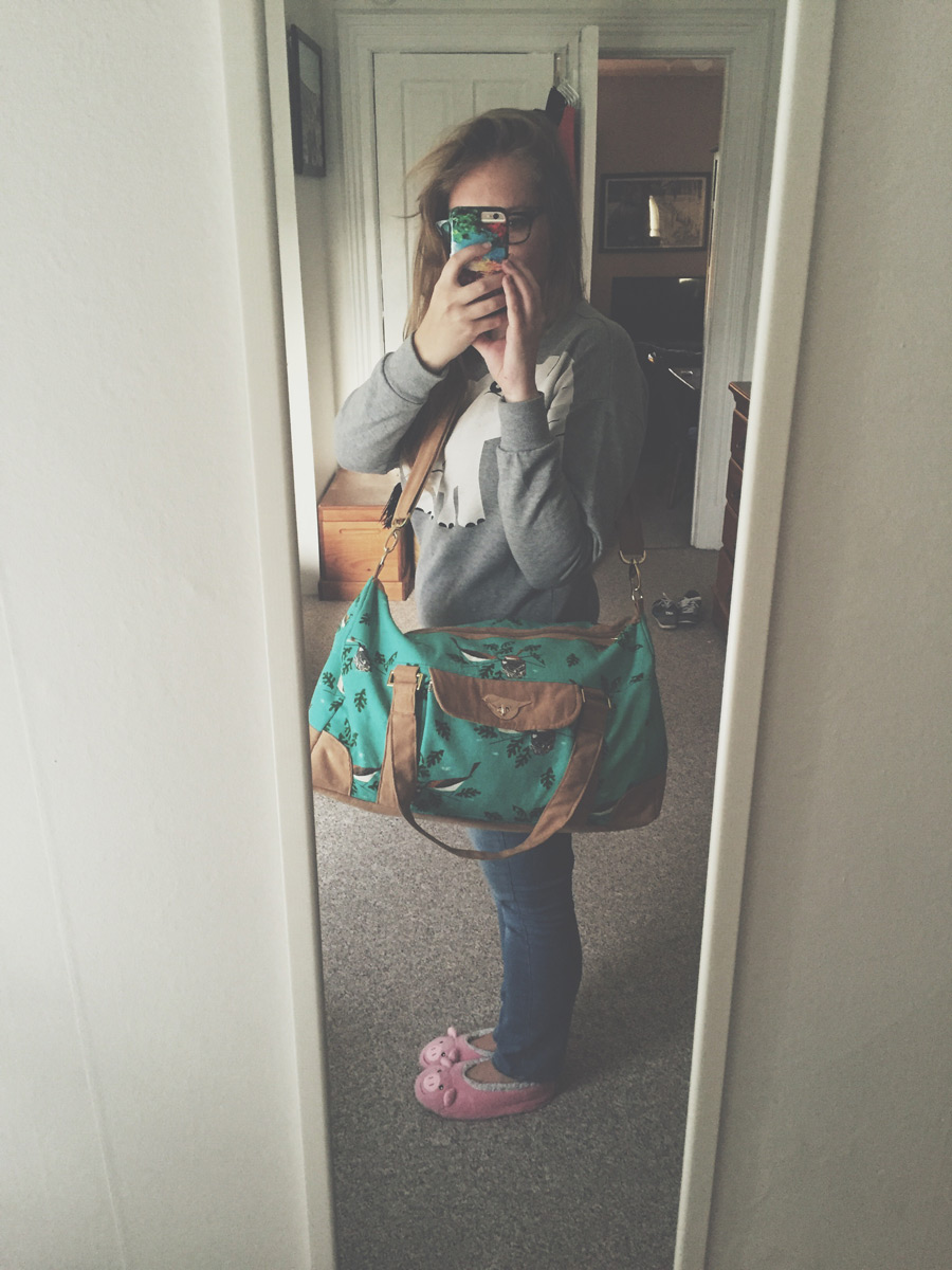 Sweet mirror shot to show bag size