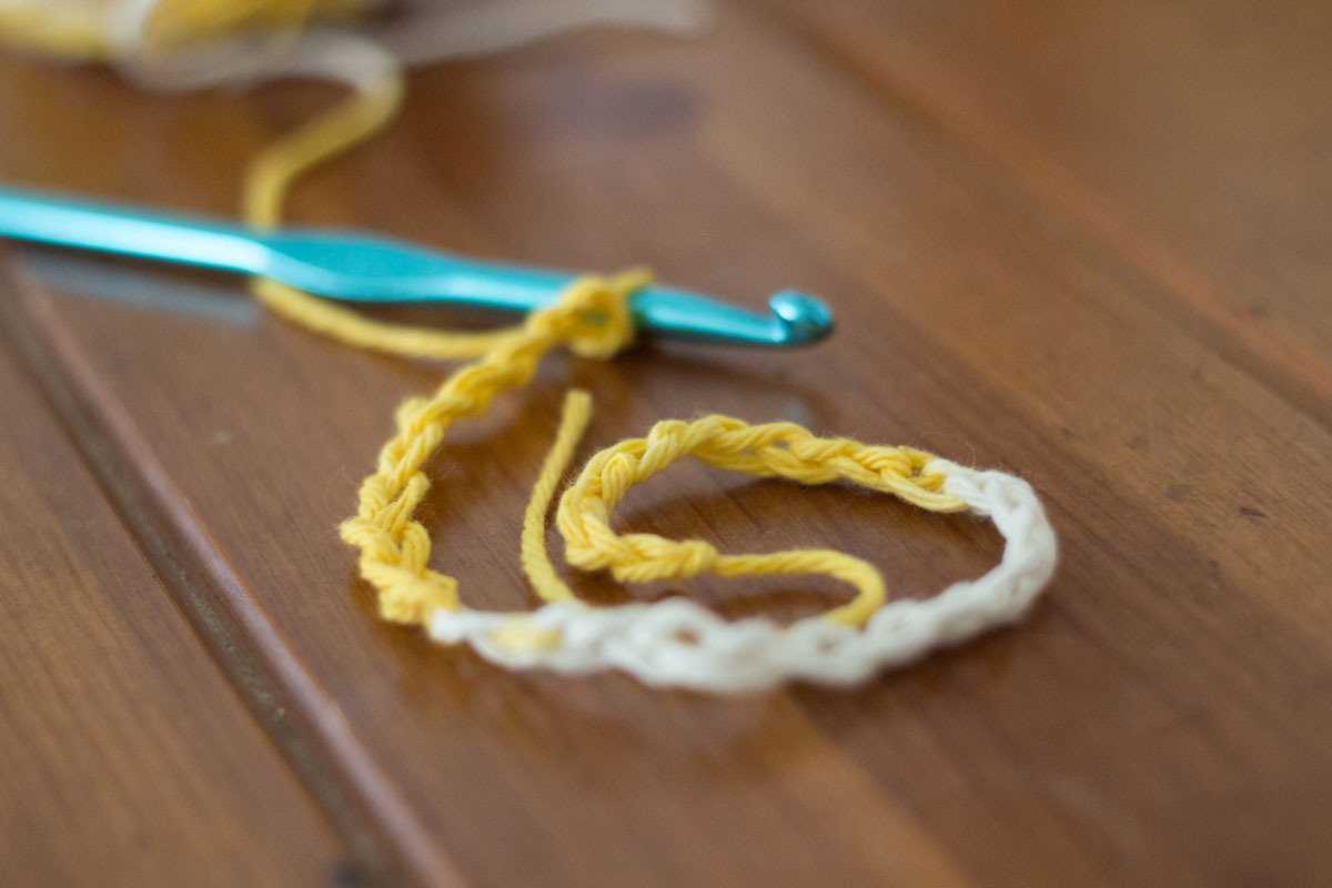 starting crochet chain of 30 for potholders