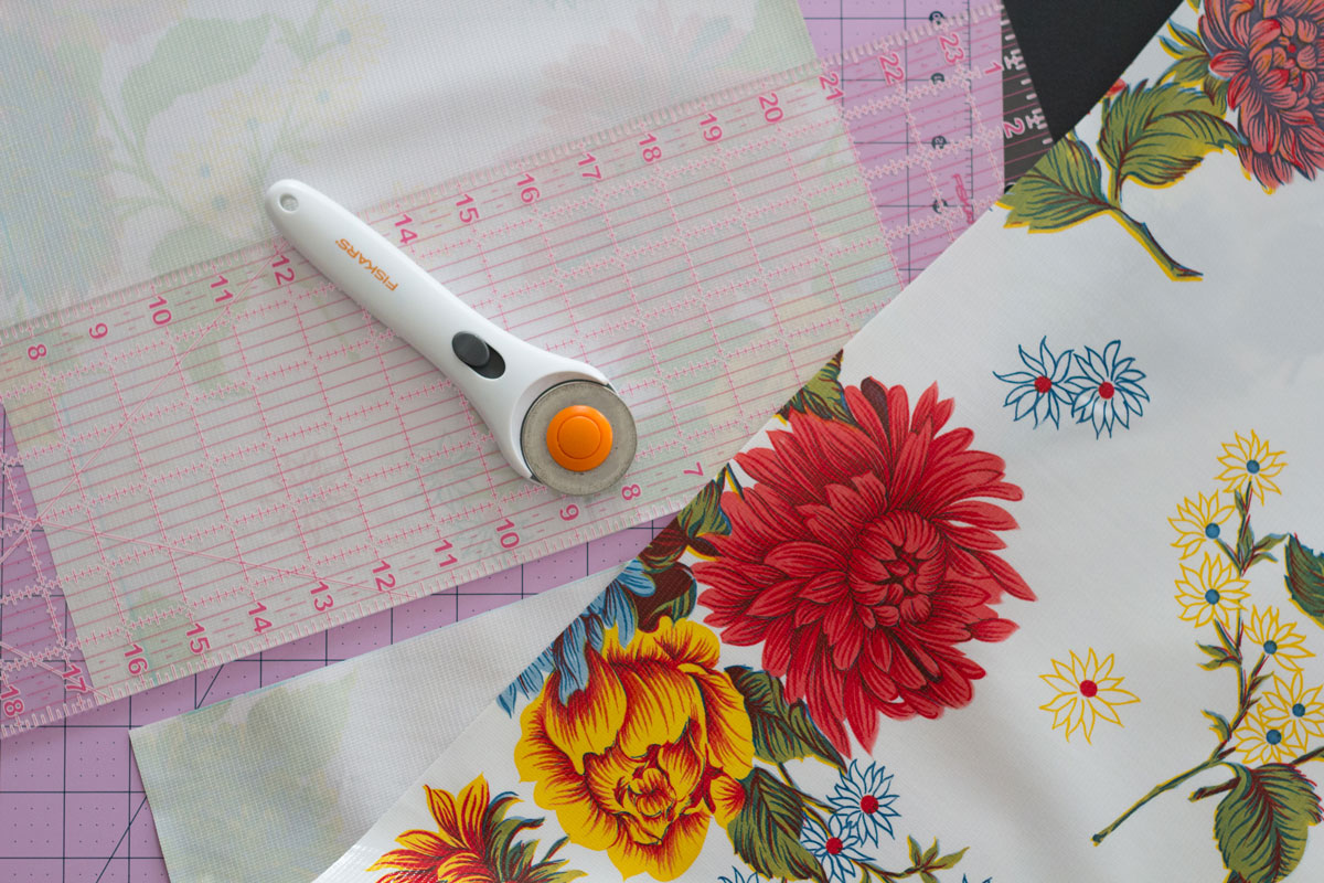 cutting oil cloth for diy reusable shopping bags
