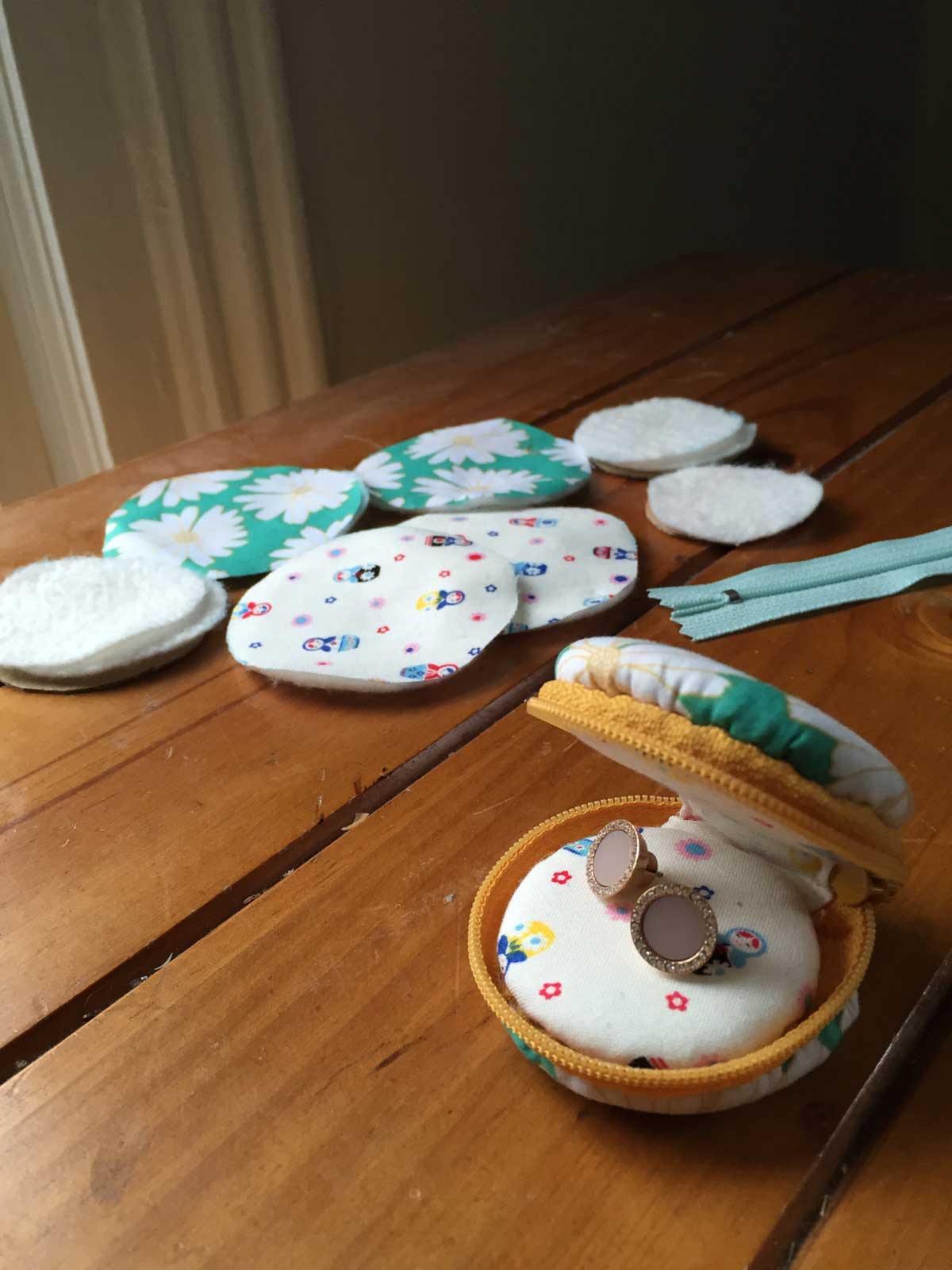 DIY Macaron Pouch